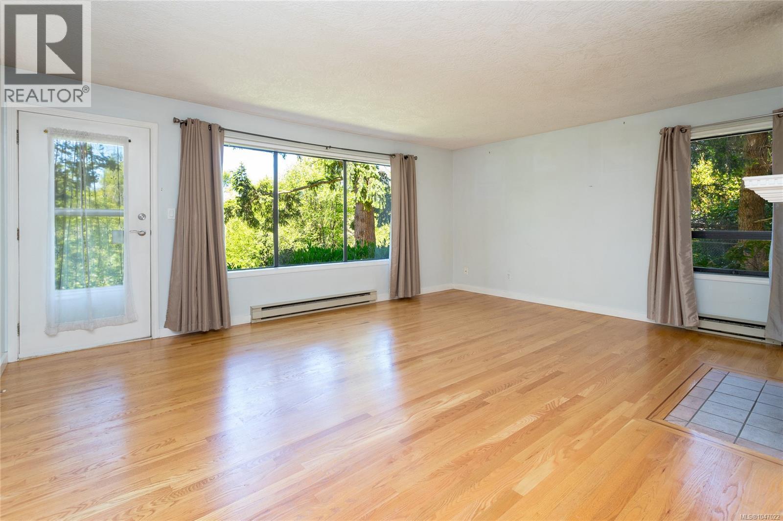 #2 639 Kildew Rd - 6