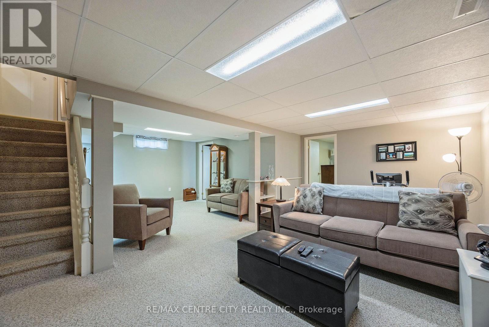 117 1/2 FLORA STREET - Image 18
