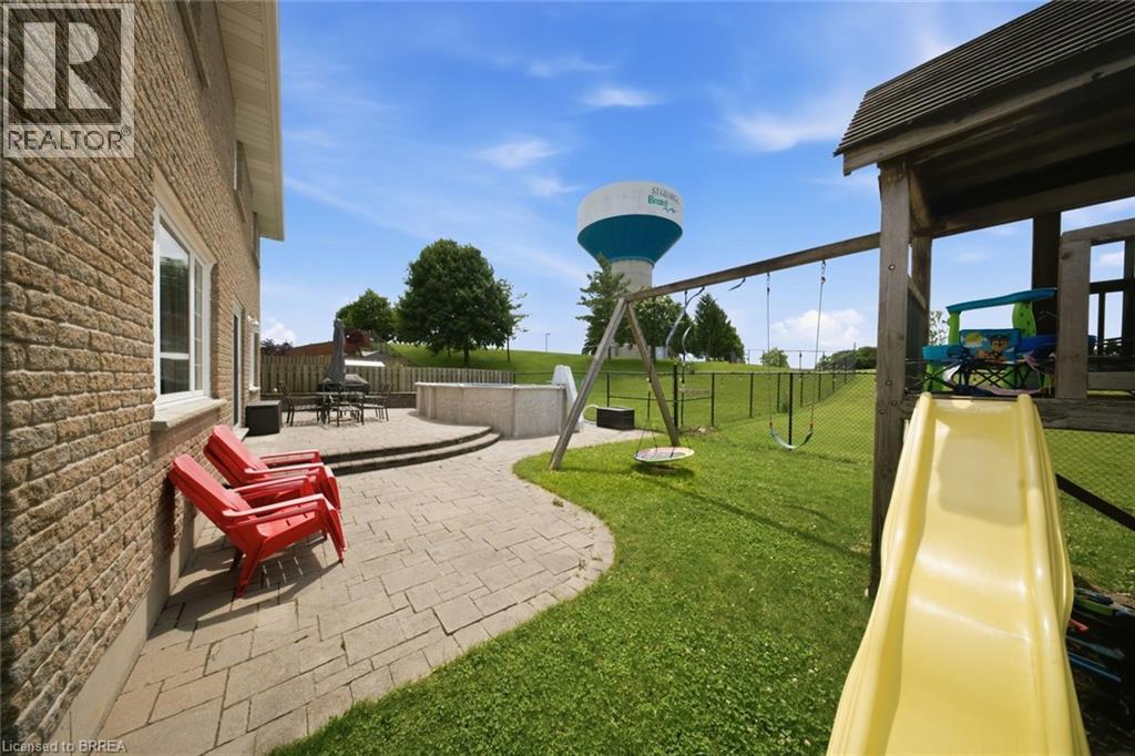 61 SUNNYSIDE Drive - Image 38