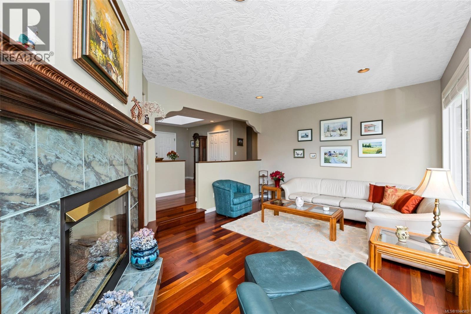 949 Pacific Pl - Image 10