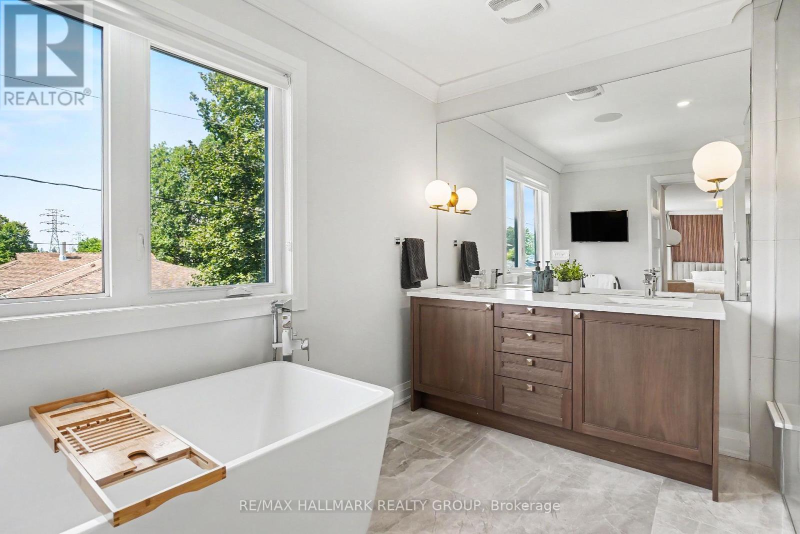 6 Bed, 5 Bath House for Sale in Ottawa – 75 ST CLAIRE AVENUE, Ottawa – MLS# X13680930 - Image 20