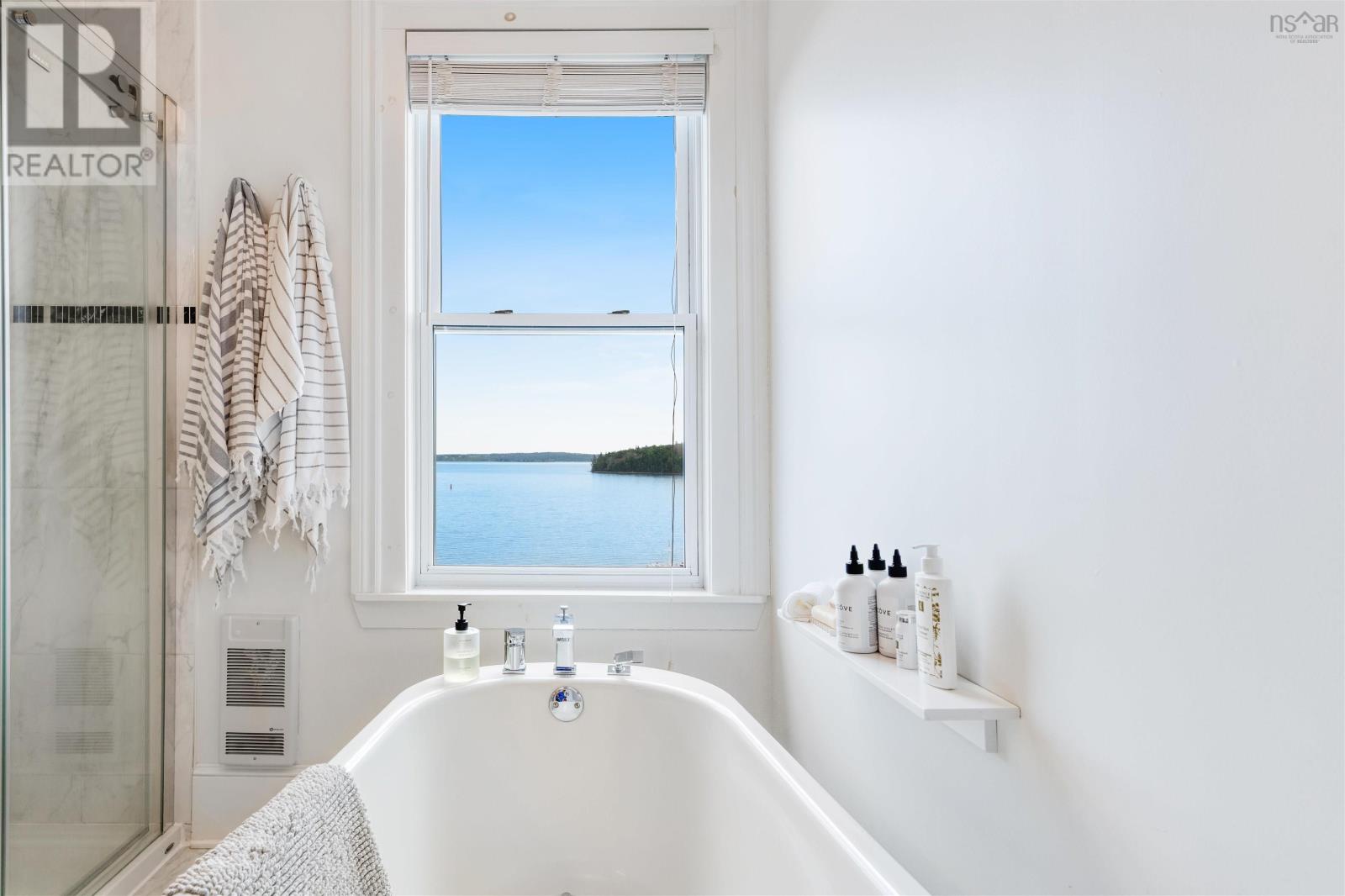 Property 28 of 44 of 268 Montague Street