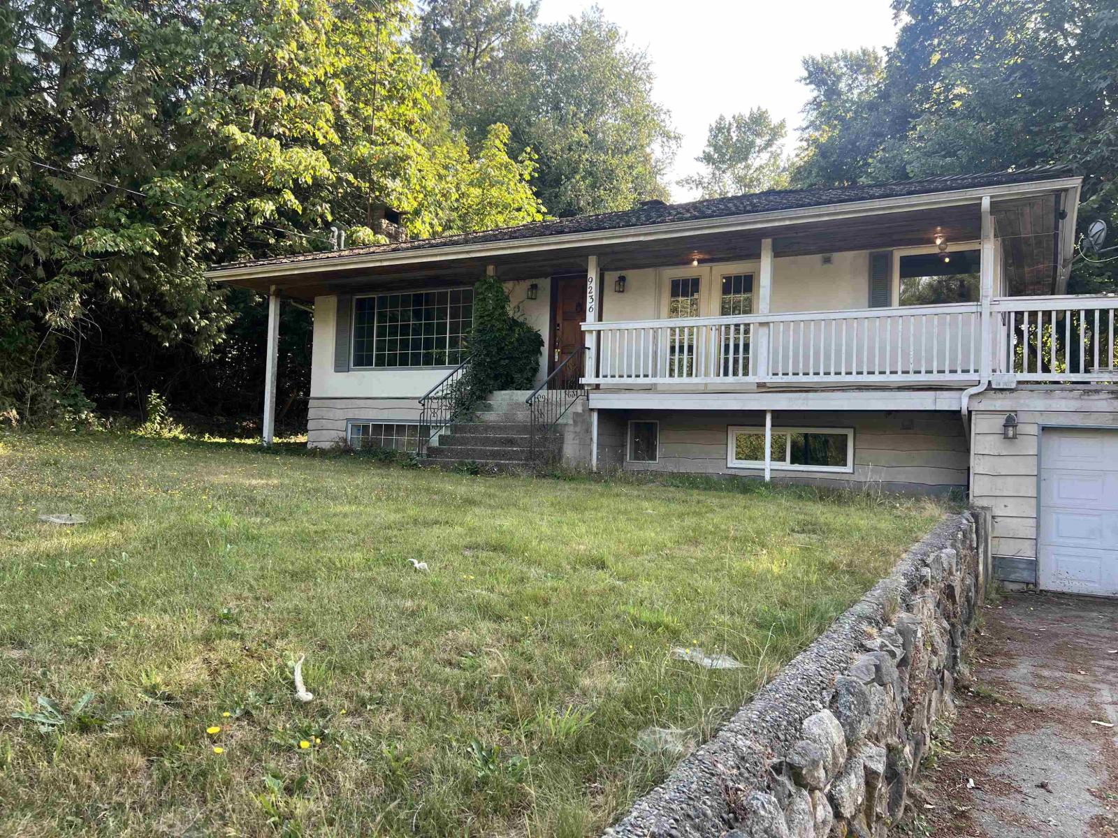 3 Bed, 2 Bath House for Rent in Surrey – 9236 172 STREET, Surrey – MLS# R3156147 - Image 2