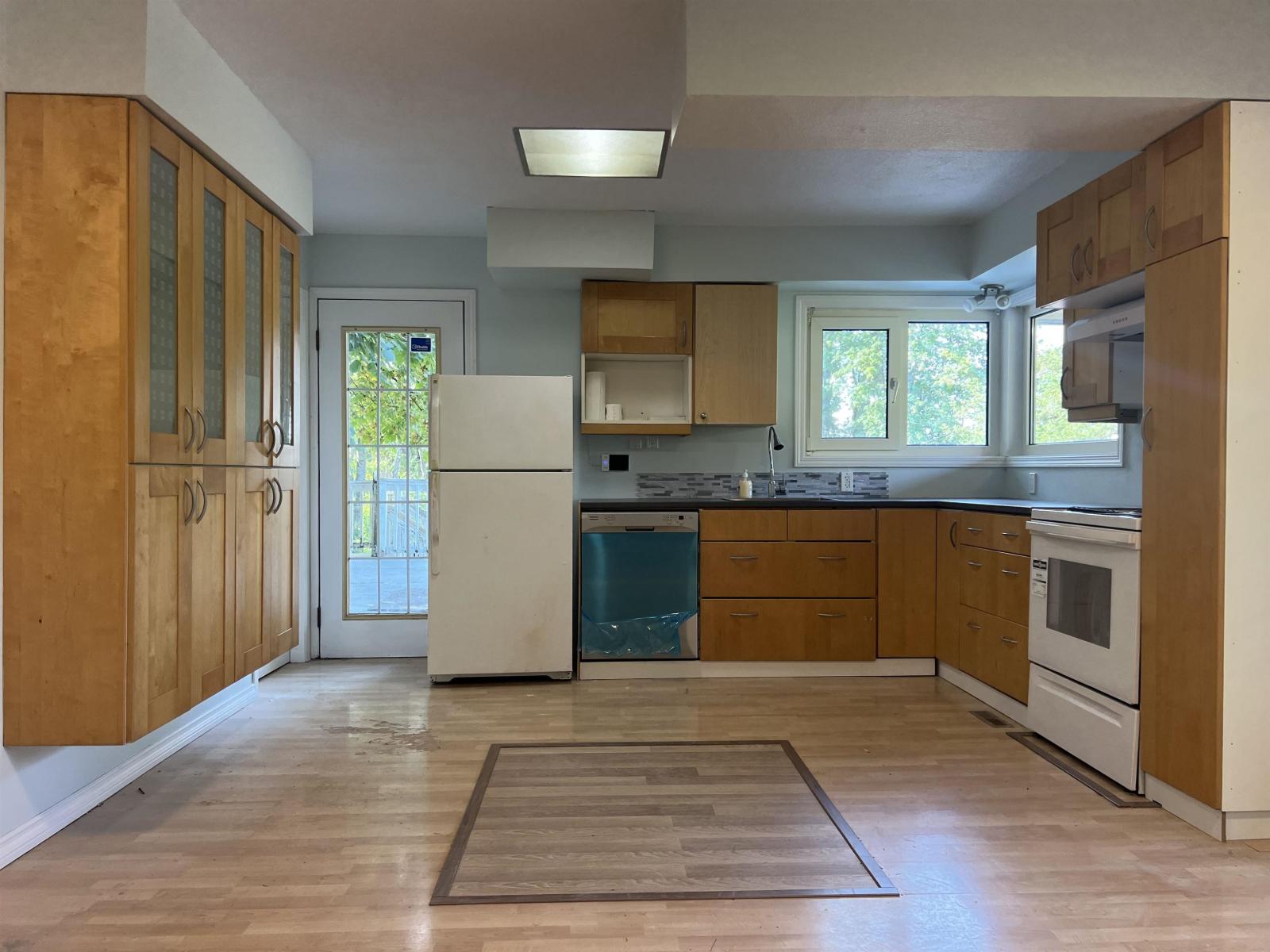 3 Bed, 2 Bath House for Rent in Surrey – 9236 172 STREET, Surrey – MLS# R3156147 - Image 4