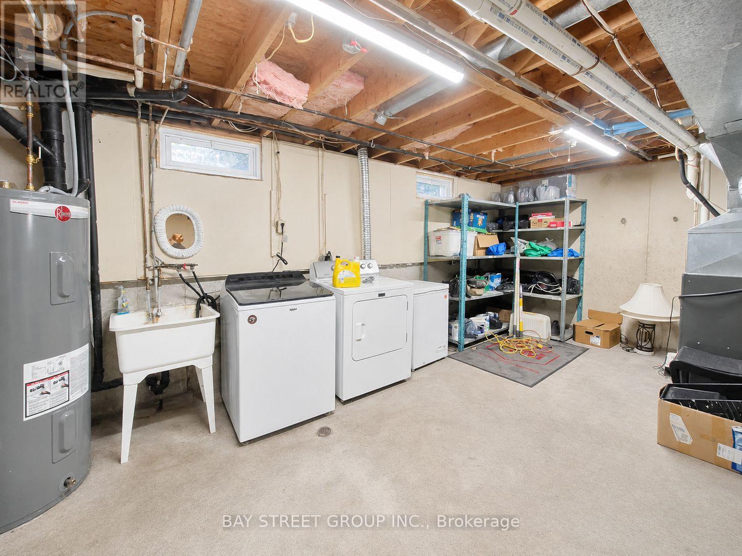 22 ROSAMOND CRESCENT - Image 13