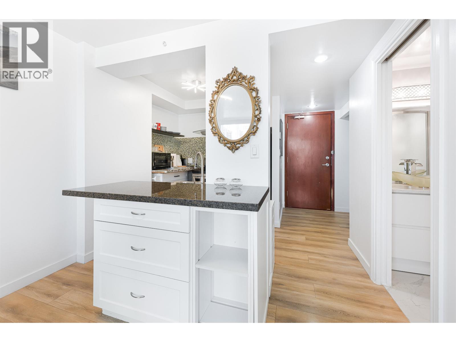 1 Bath House for Rent in Vancouver – 1406 1050 BURRARD, Vancouver – MLS# R3156150 - Image 6