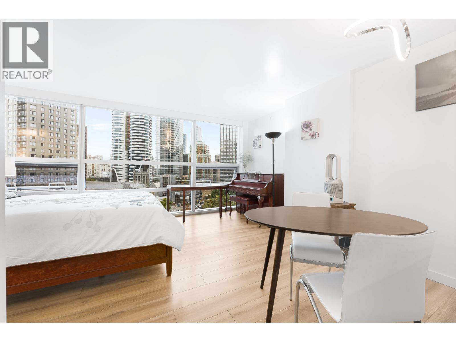 1 Bath House for Rent in Vancouver – 1406 1050 BURRARD, Vancouver – MLS# R3156150 - Image 8