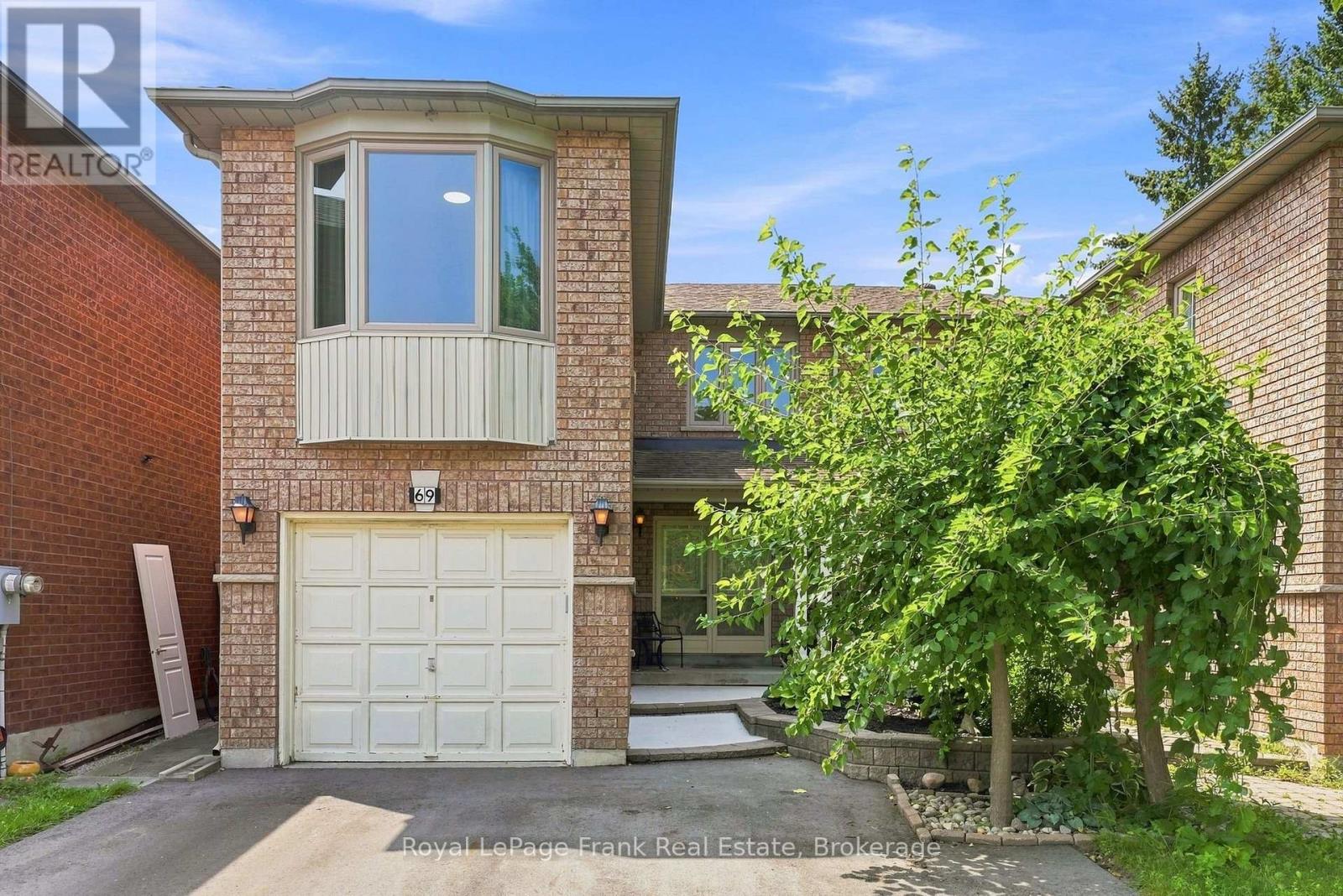 69 ALBERTA DRIVE - 1