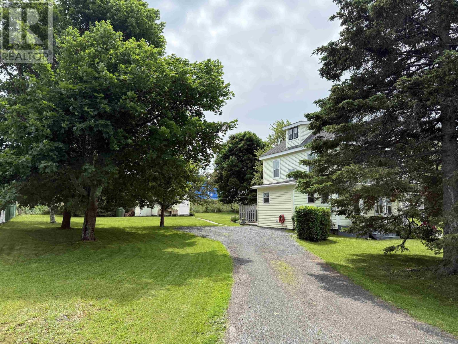 47 High St - 31