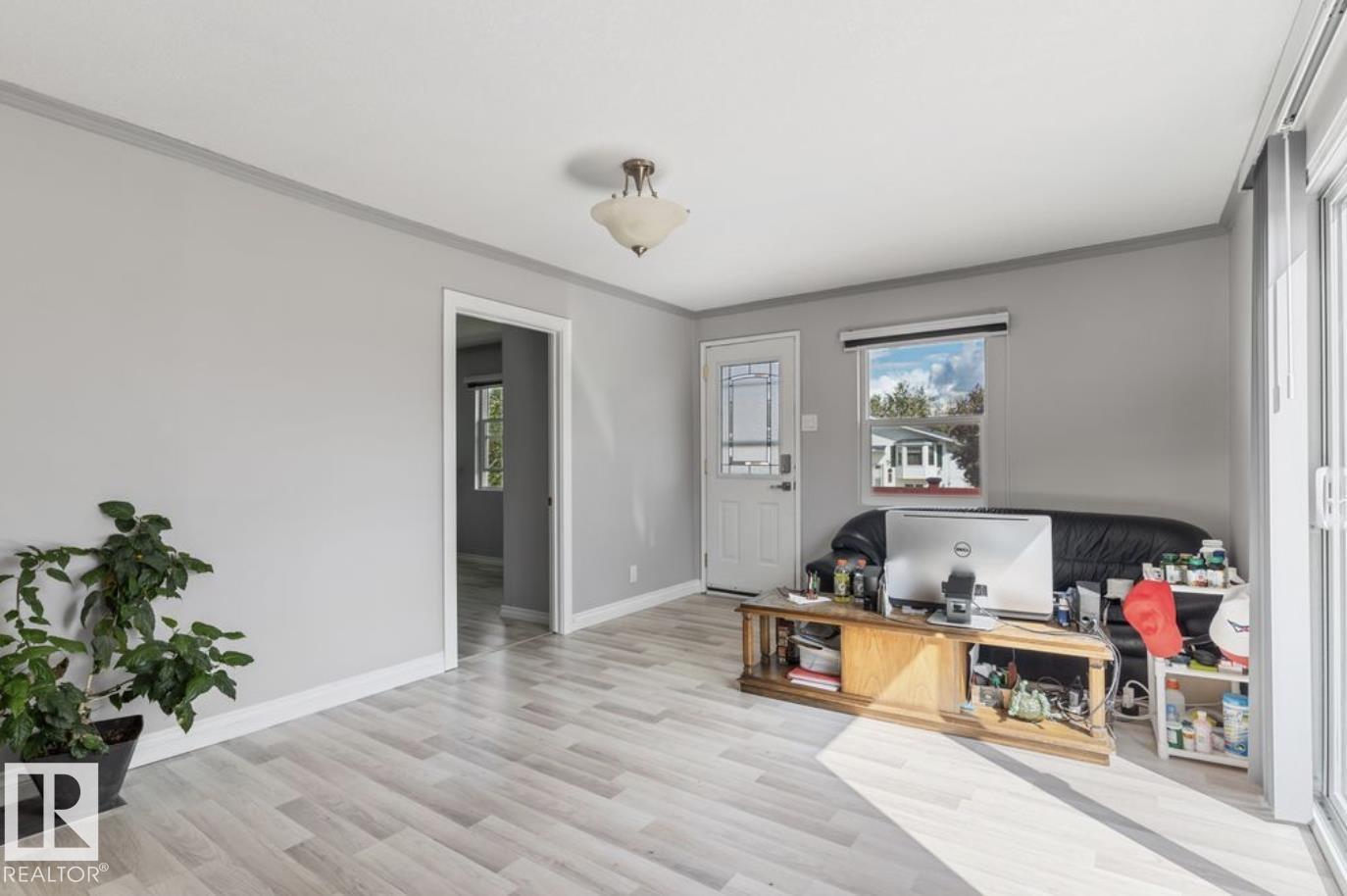 5409 45 ST - Image 11