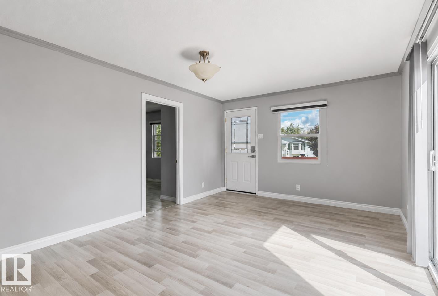 5409 45 ST - Image 12
