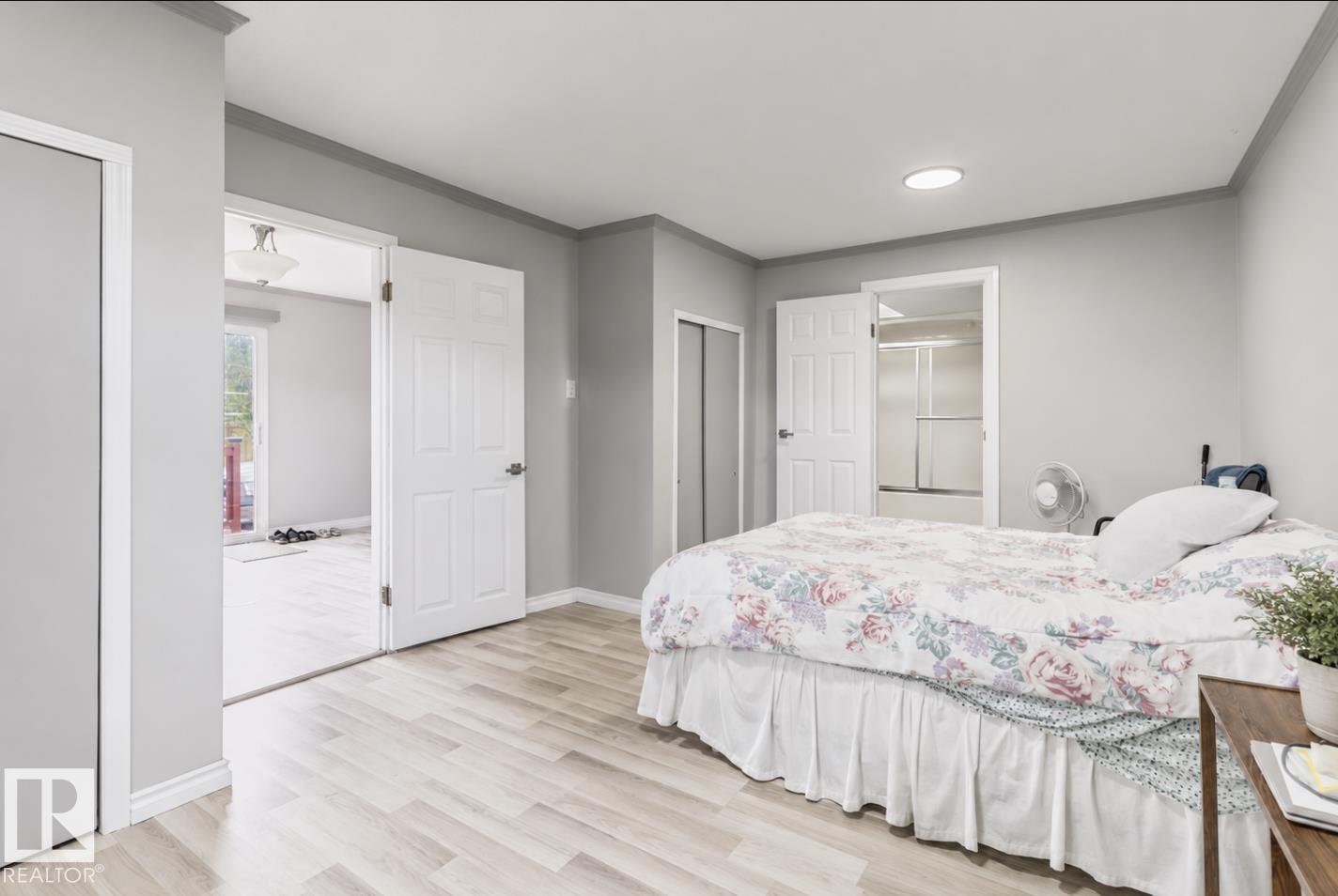 5409 45 ST - 29