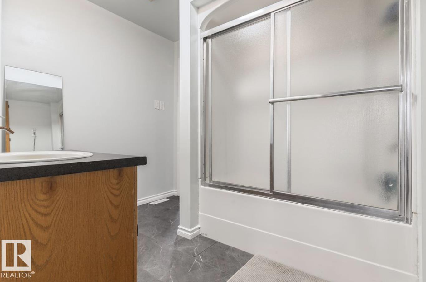5409 45 ST - Image 33