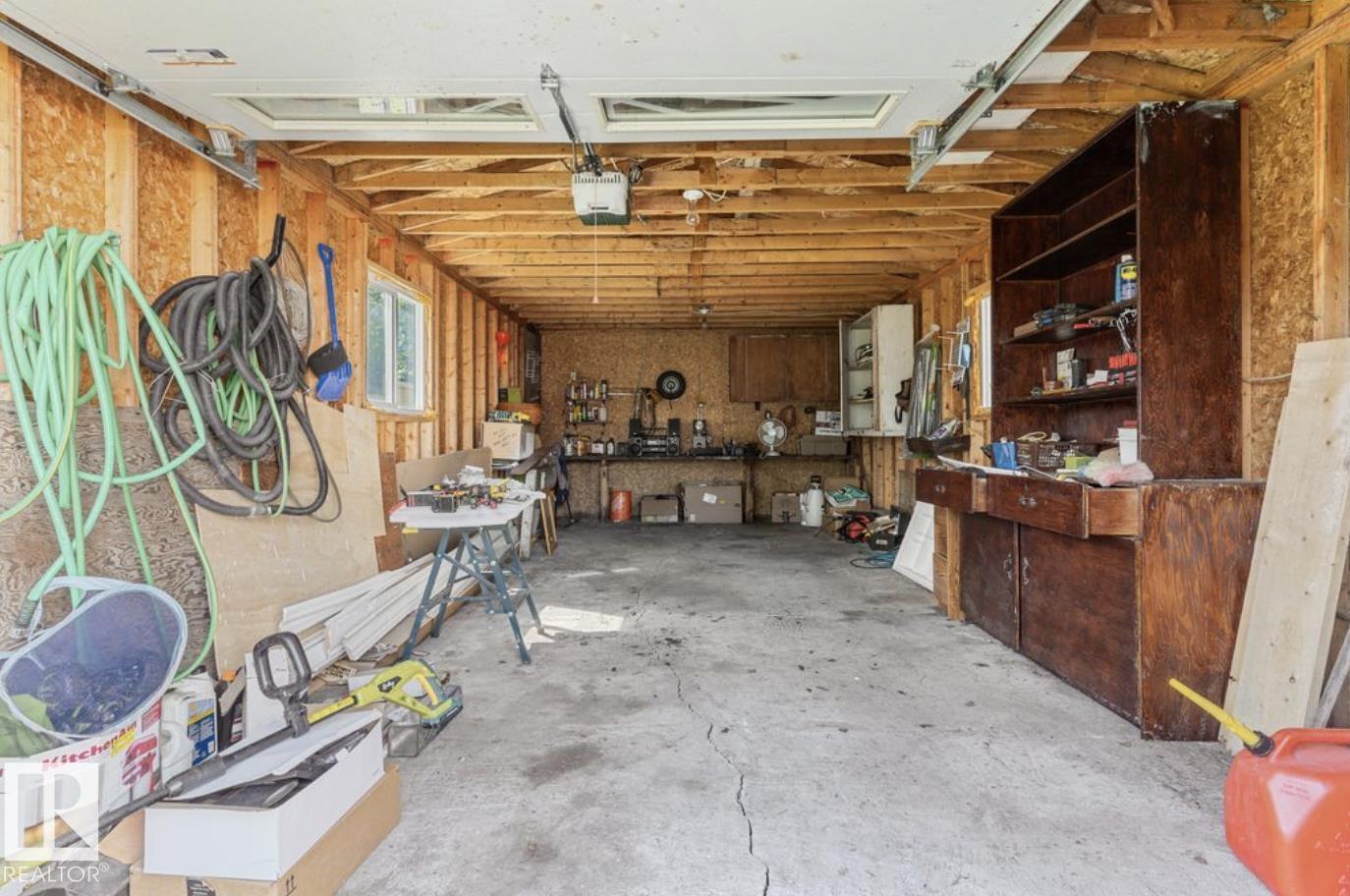5409 45 ST - 45