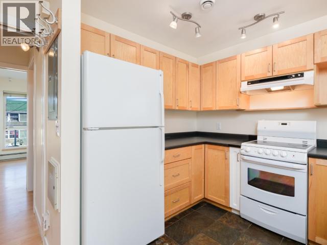 11-11-404 HANSON STREET - Image 8