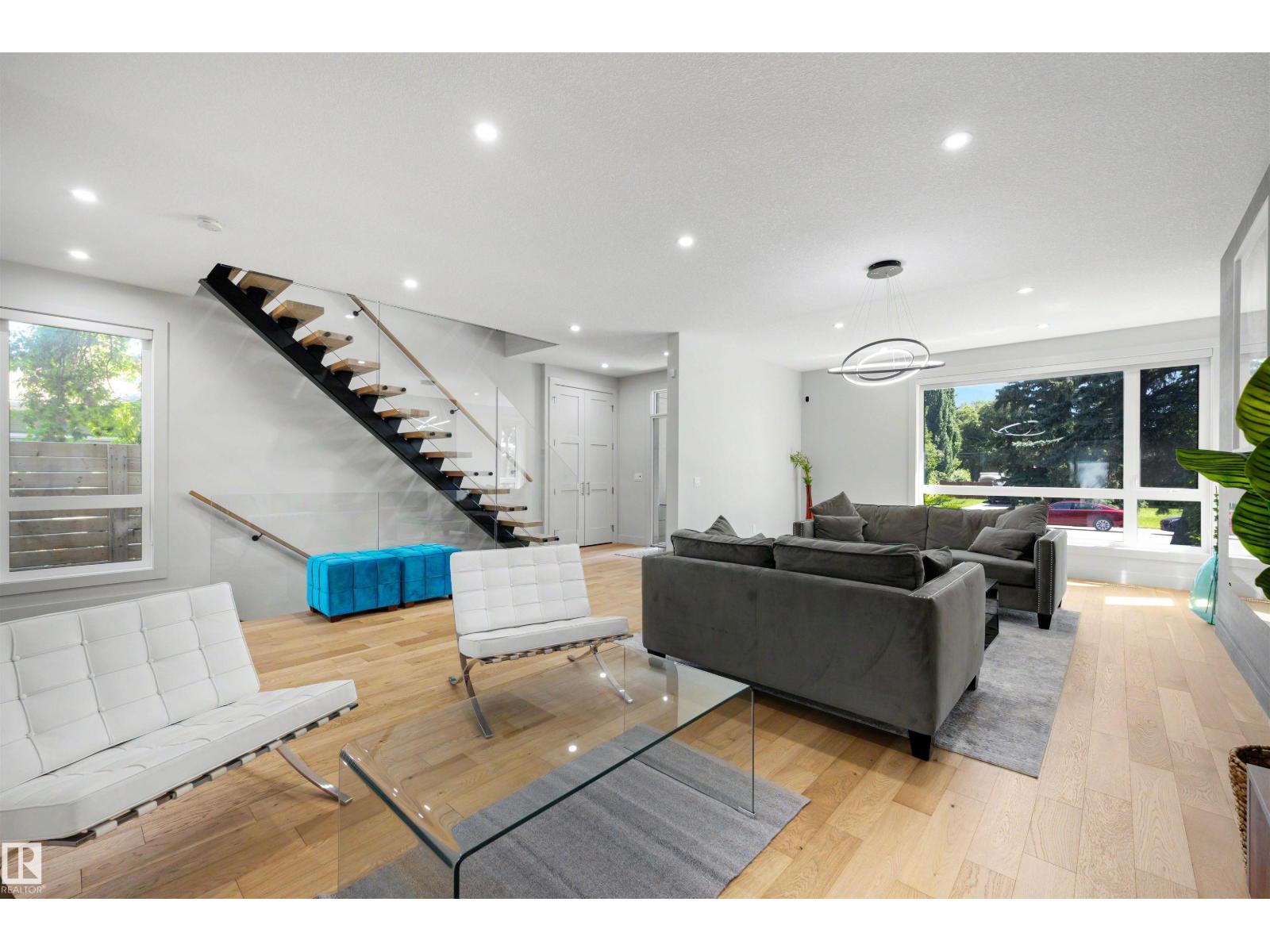 7814 142 ST NW - 10