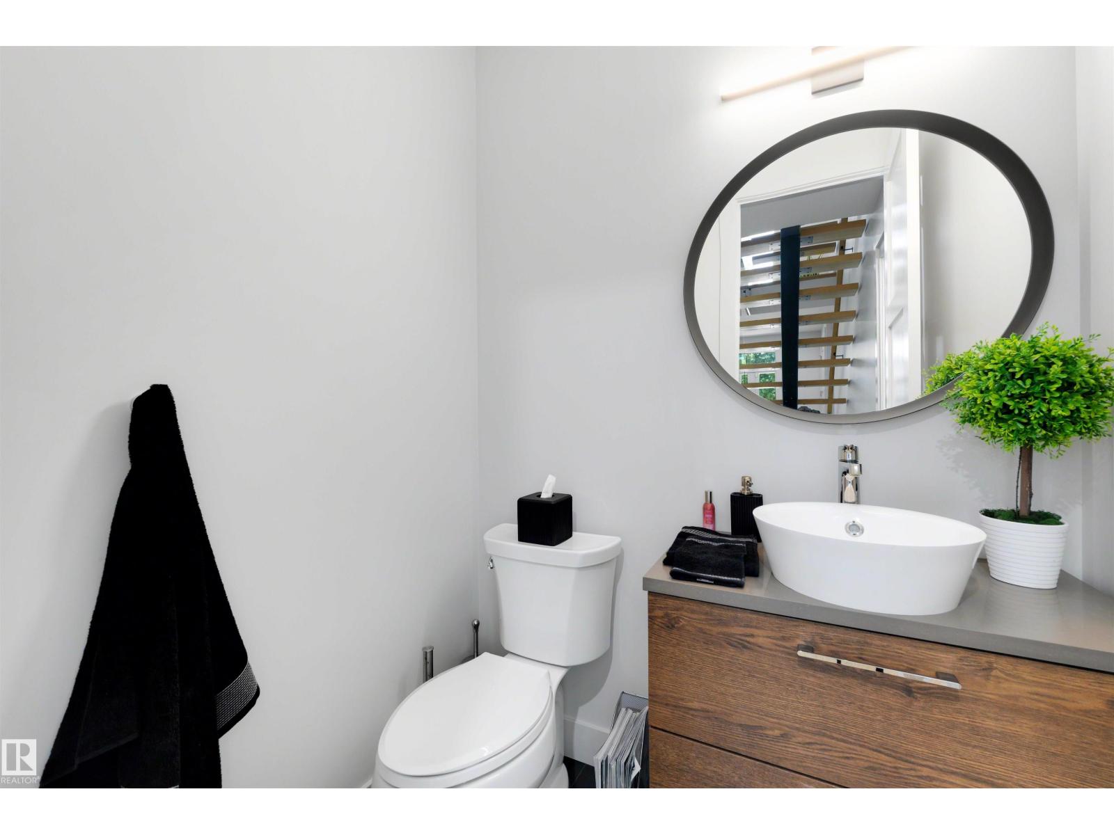 7814 142 ST NW - 23