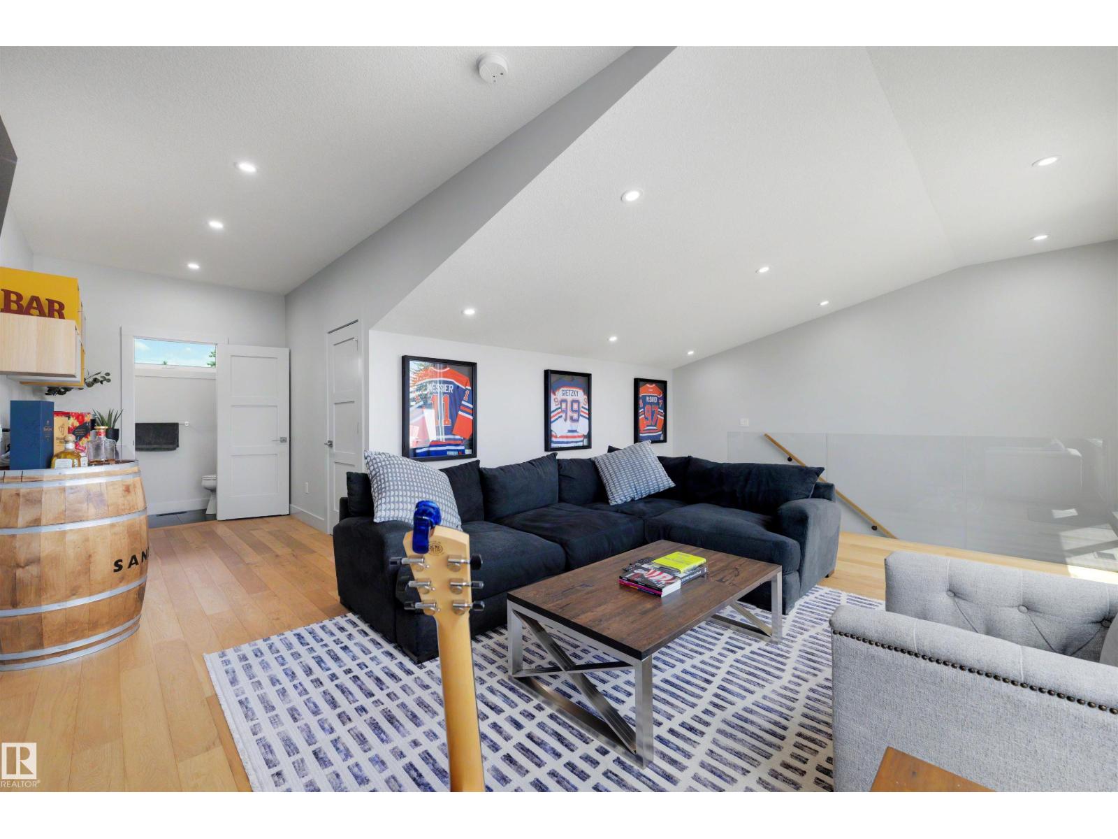 7814 142 ST NW - 38