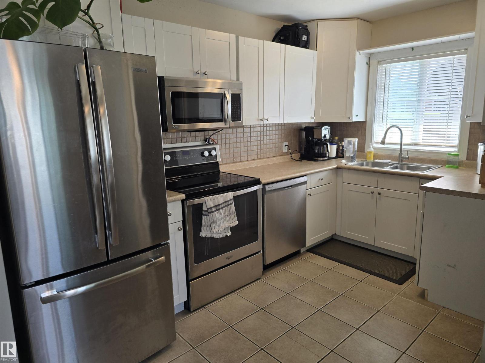 4033 117 AV NW - 6