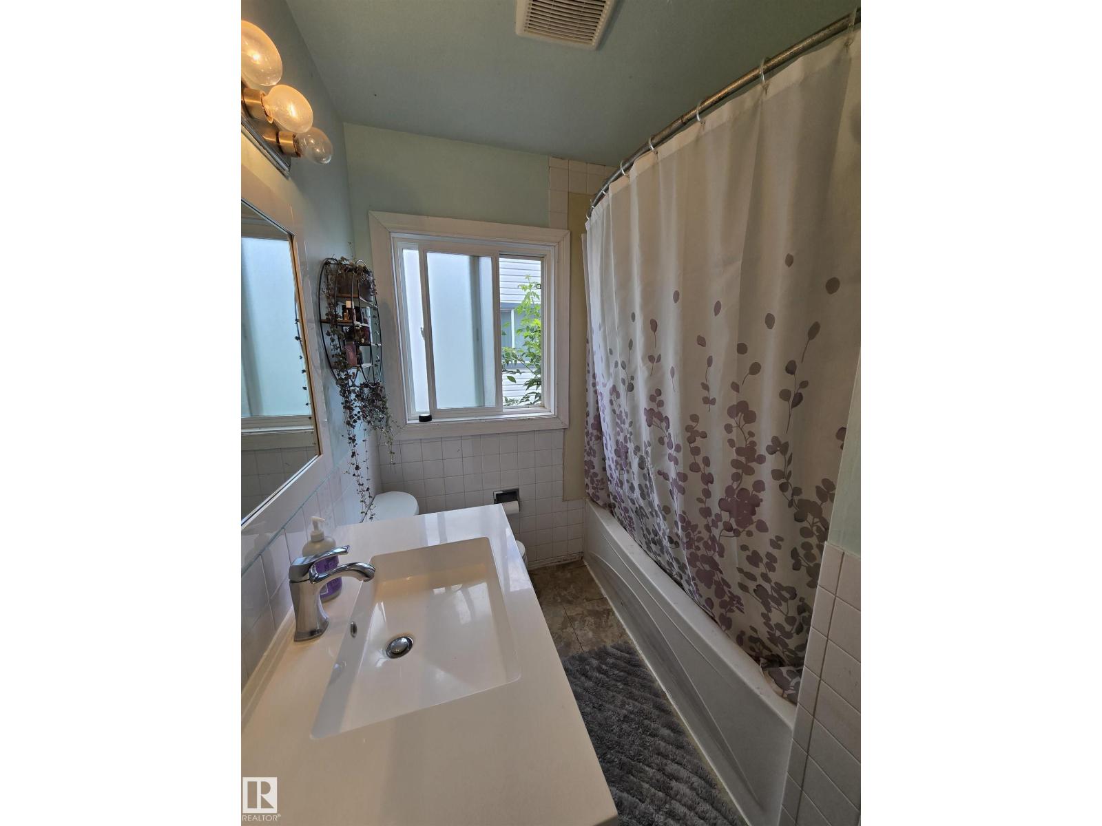 4033 117 AV NW - 10