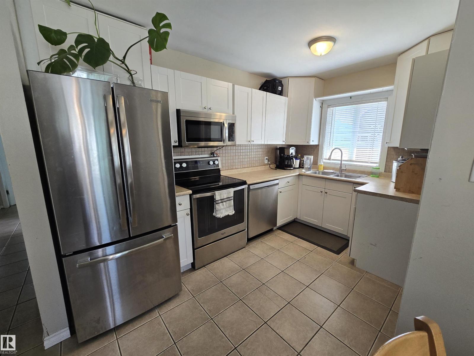 4033 117 AV NW - Image 7