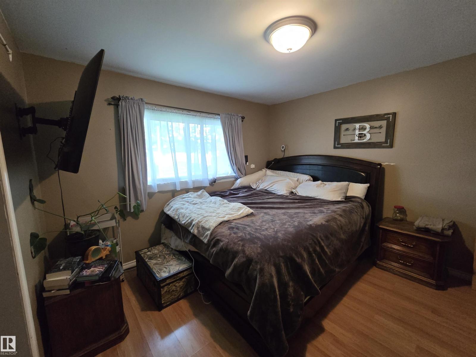 4033 117 AV NW - 12
