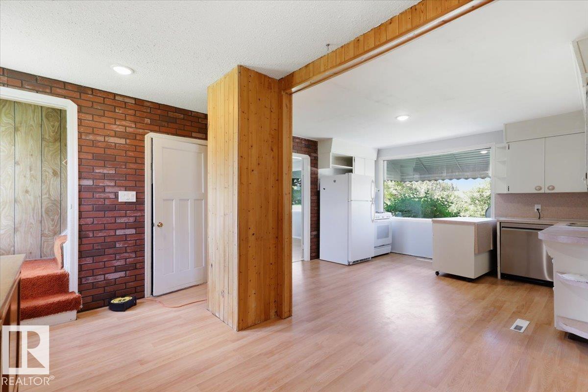 5032 & 5036 53 Ave - Image 14