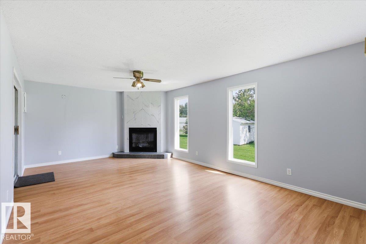 5032 & 5036 53 Ave - Image 12