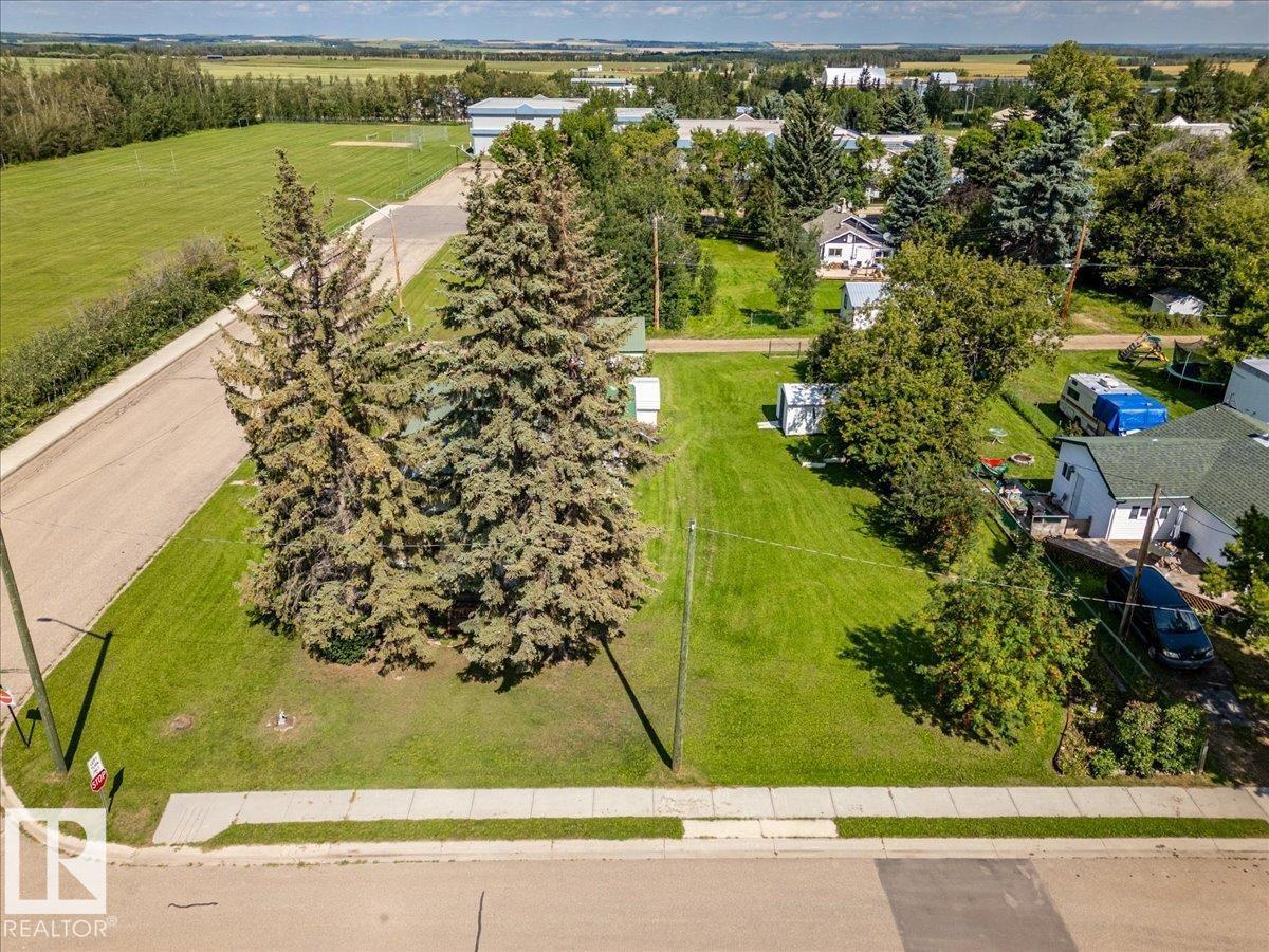 5032 & 5036 53 Ave - 31