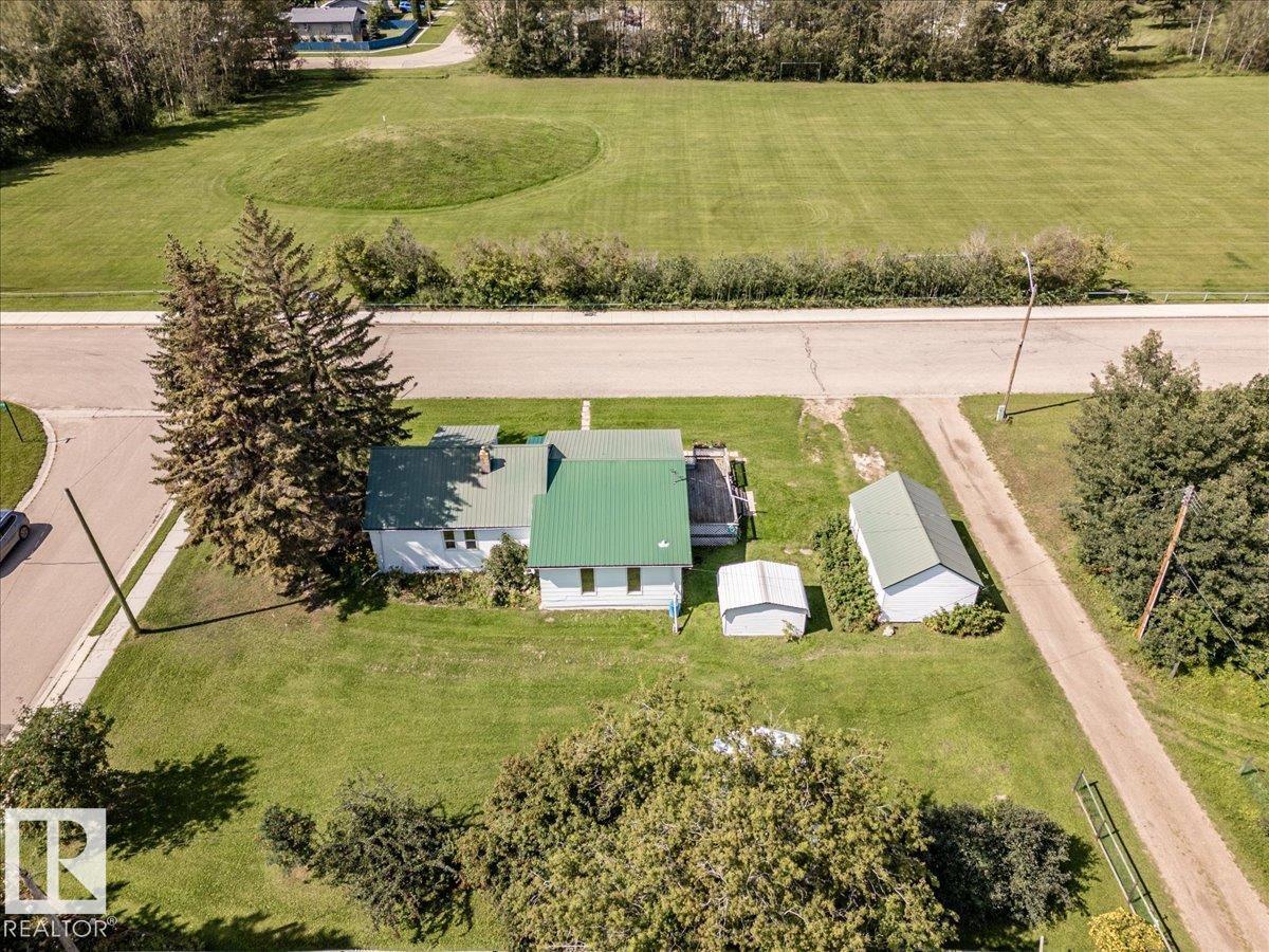 5032 & 5036 53 Ave - Image 30