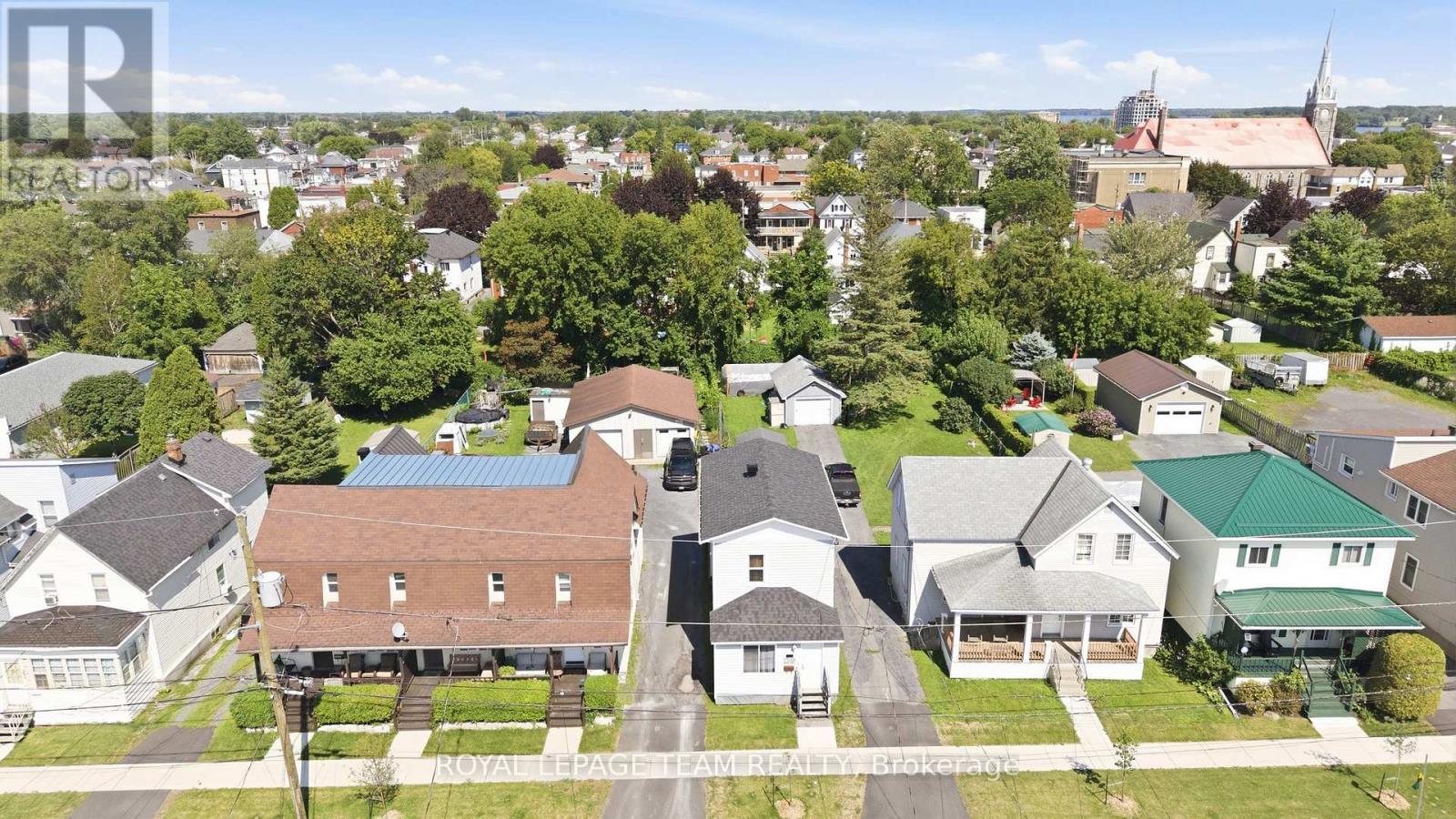 20 1/2 LAWRENCE AVENUE - 18