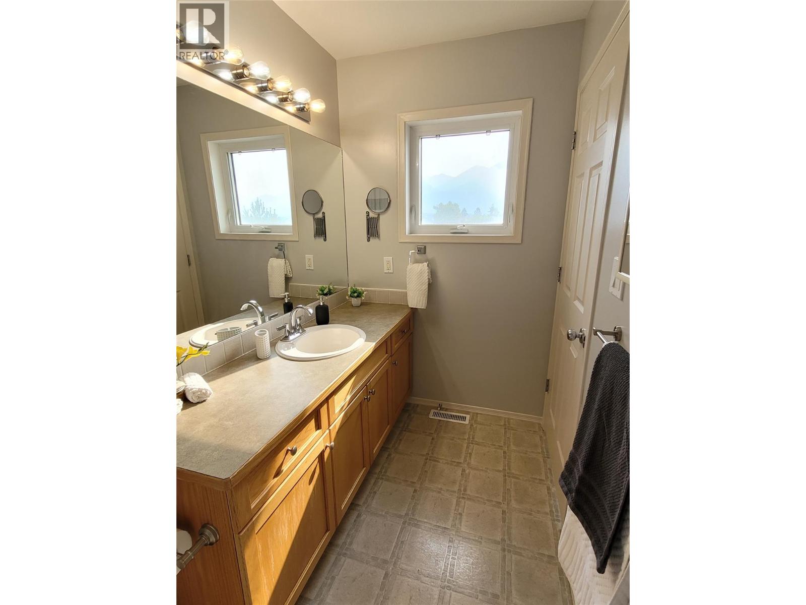 619 10th Avenue - 23
