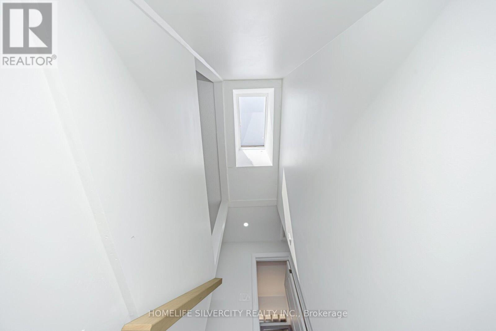 3 HAPSBURG SQUARE - Image 38