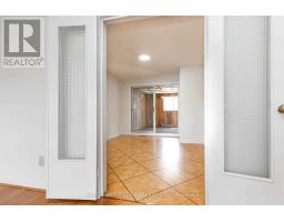 17 Pamille Place, Toronto, ON M6M3A9 Photo 9