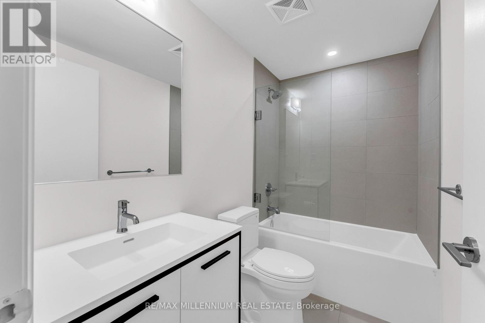 #1011 385 WINSTON ROAD - 6