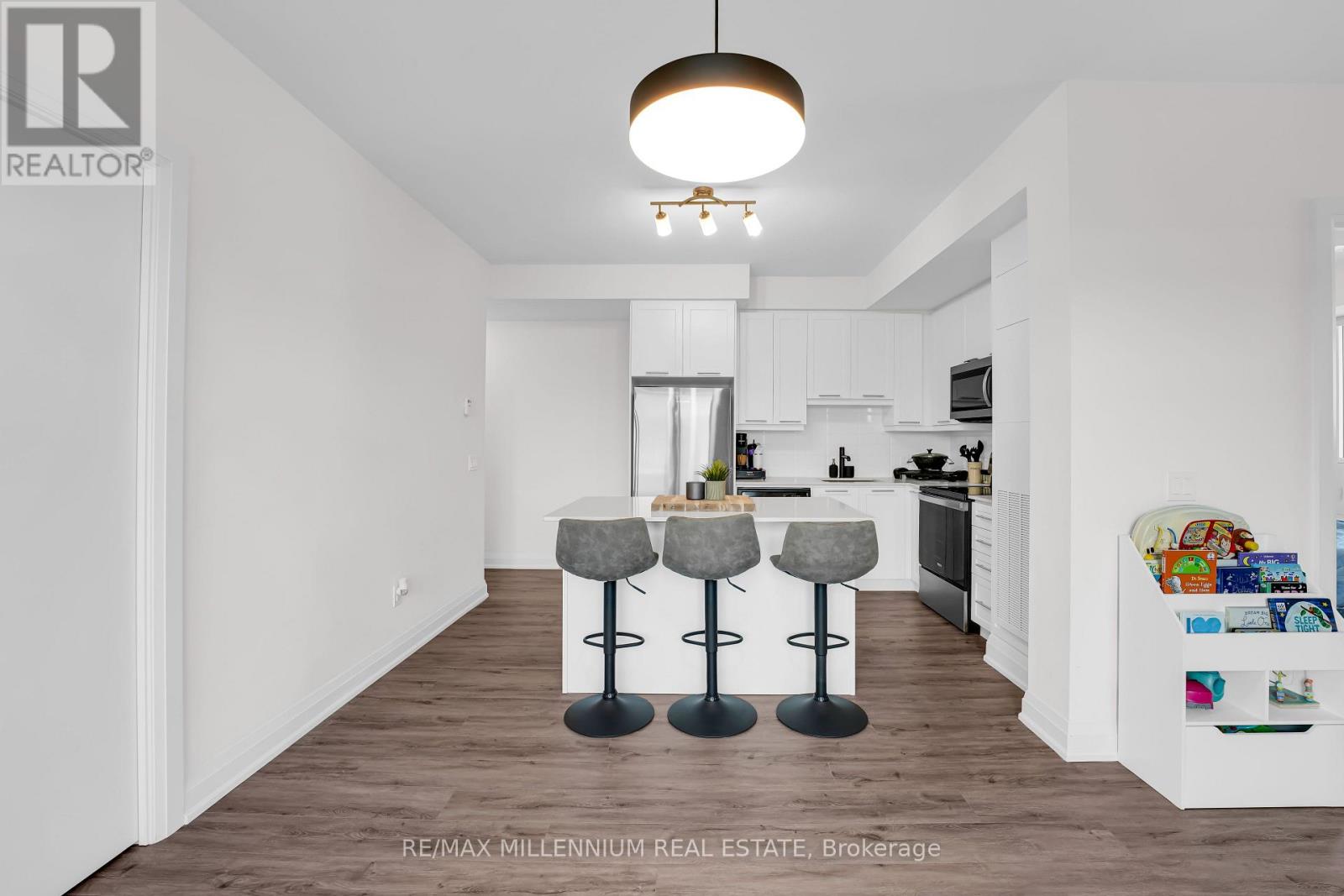 #1011 385 WINSTON ROAD - 9