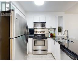 1005 - 212 Eglinton Avenue, Toronto, ON M4P1K4 Photo 9