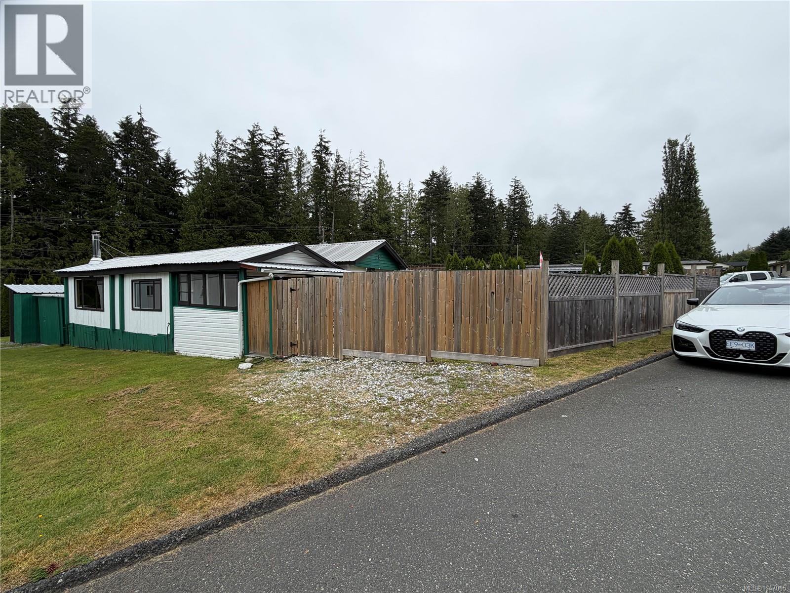 #16 5250 Beaver Harbour Rd - 1