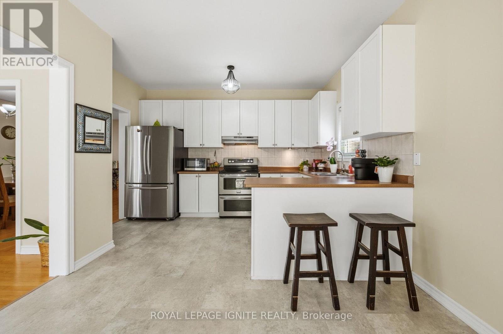 90 SIR JACOBS CRESCENT - 17