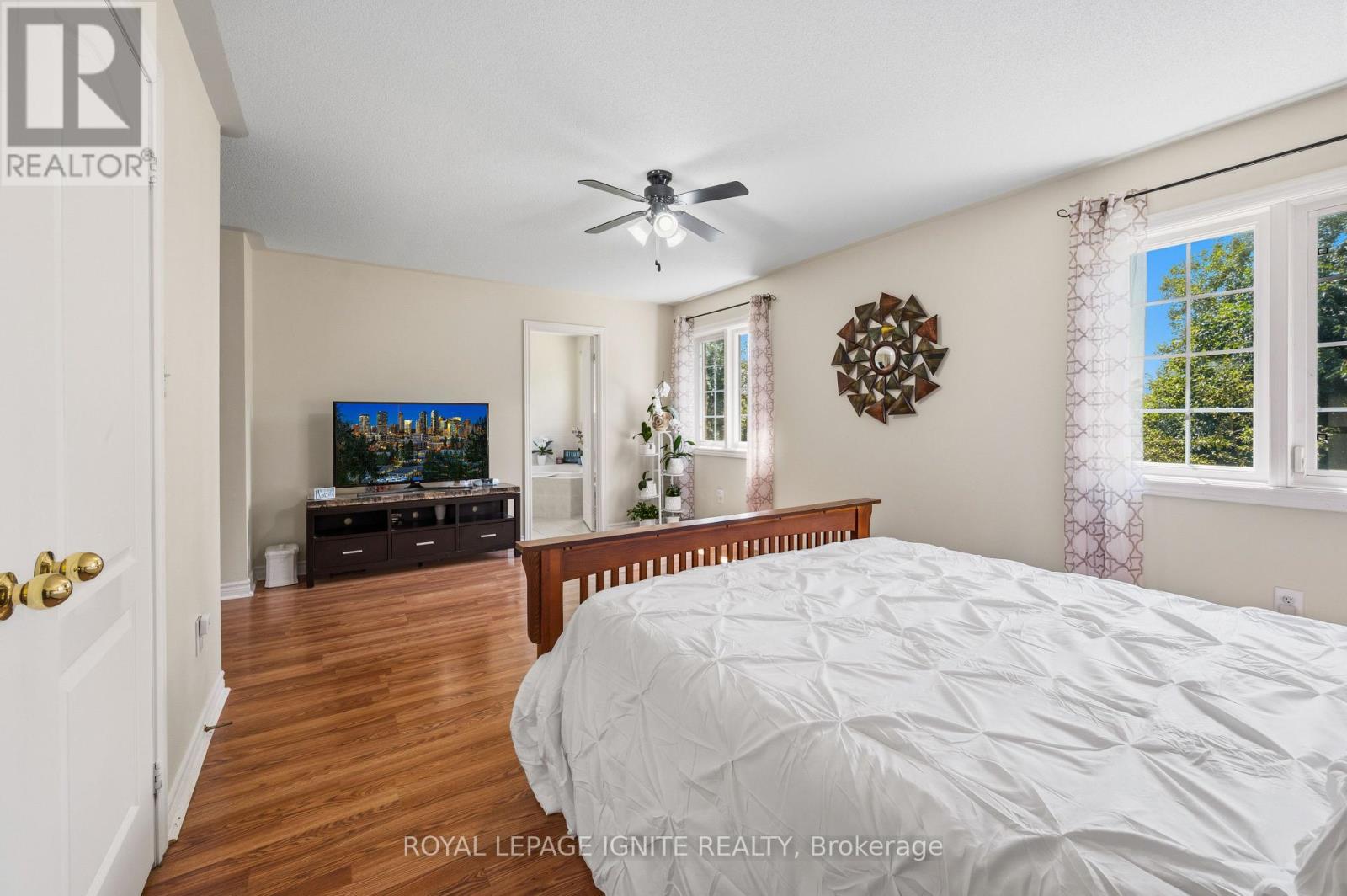90 SIR JACOBS CRESCENT - 27