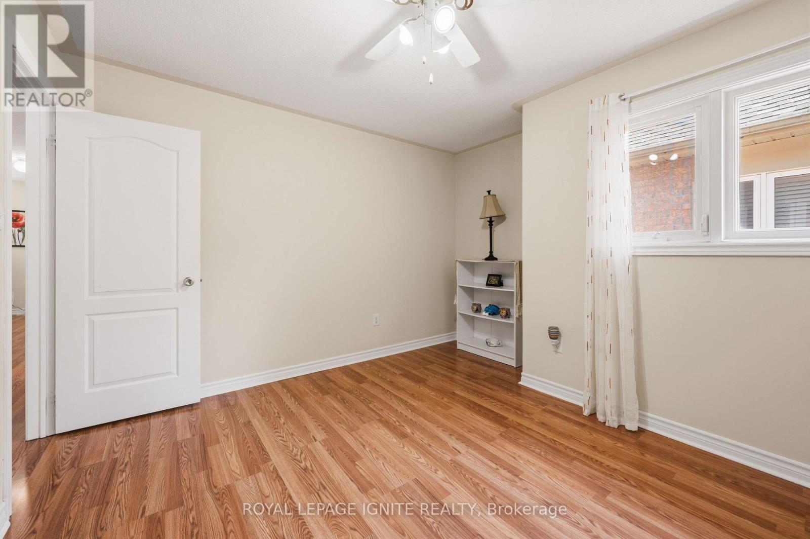 90 SIR JACOBS CRESCENT - 35