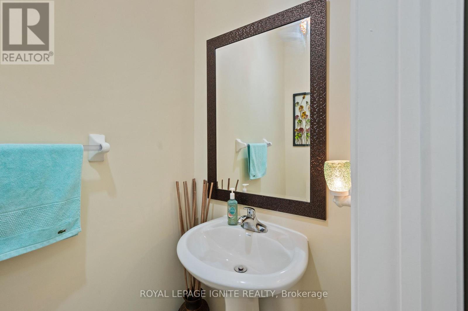 90 SIR JACOBS CRESCENT - 21