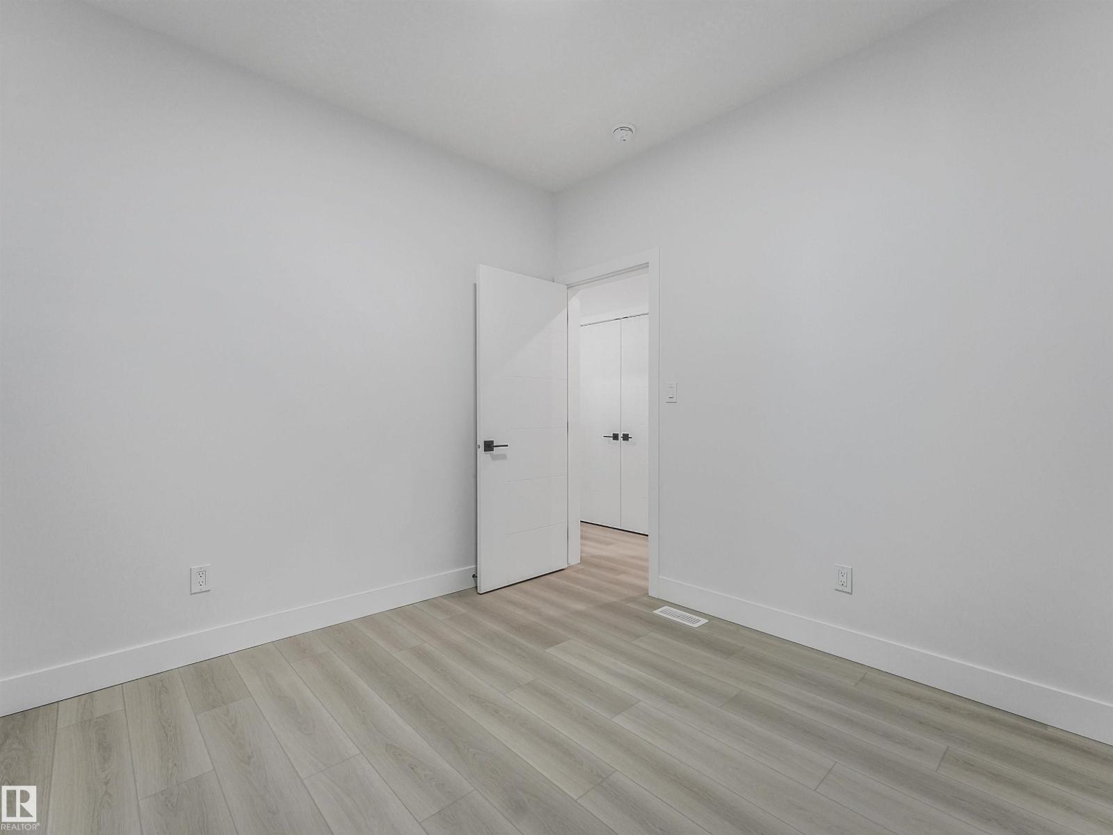760 32 Street SW - 20