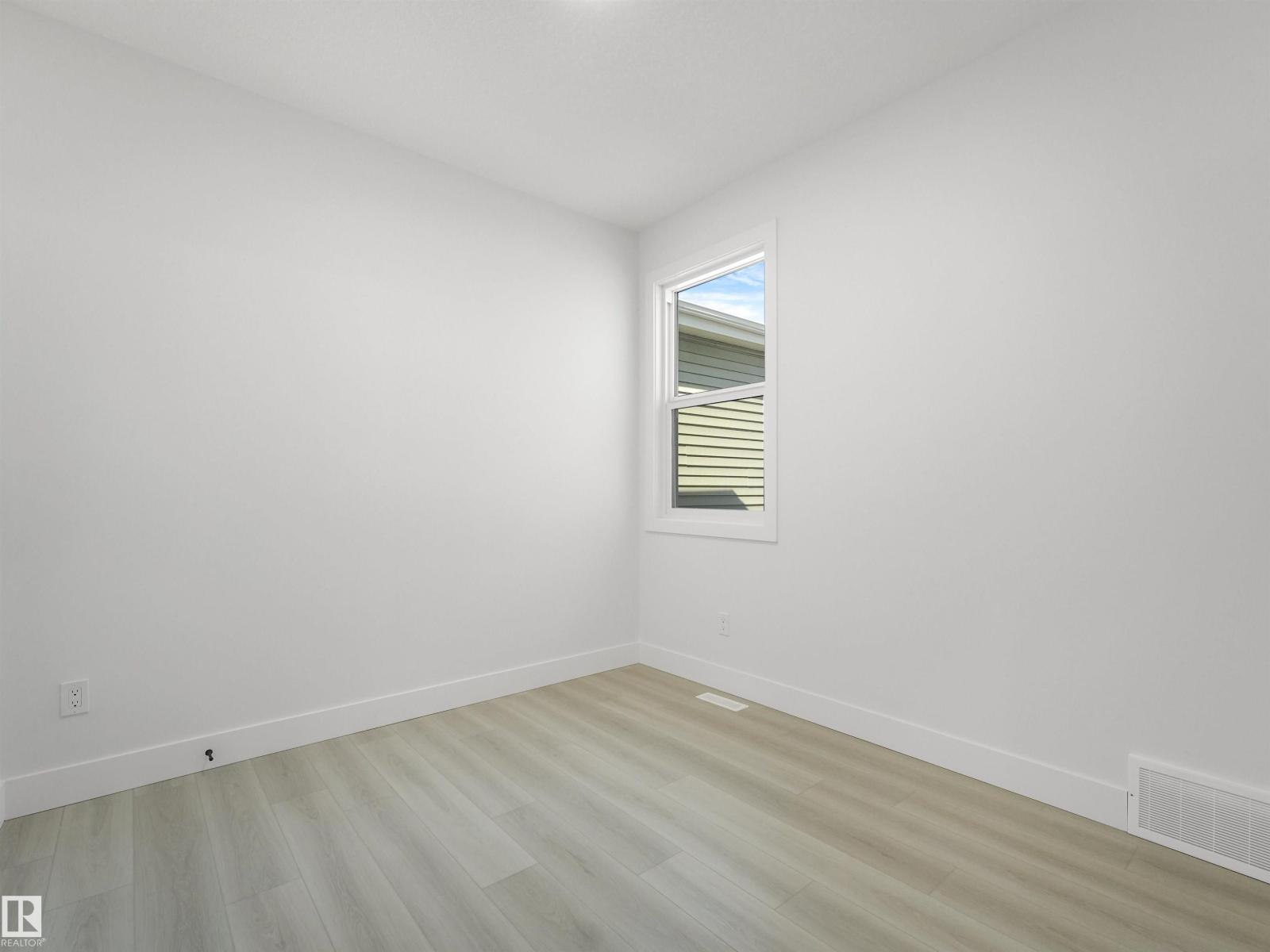 760 32 Street SW - 35