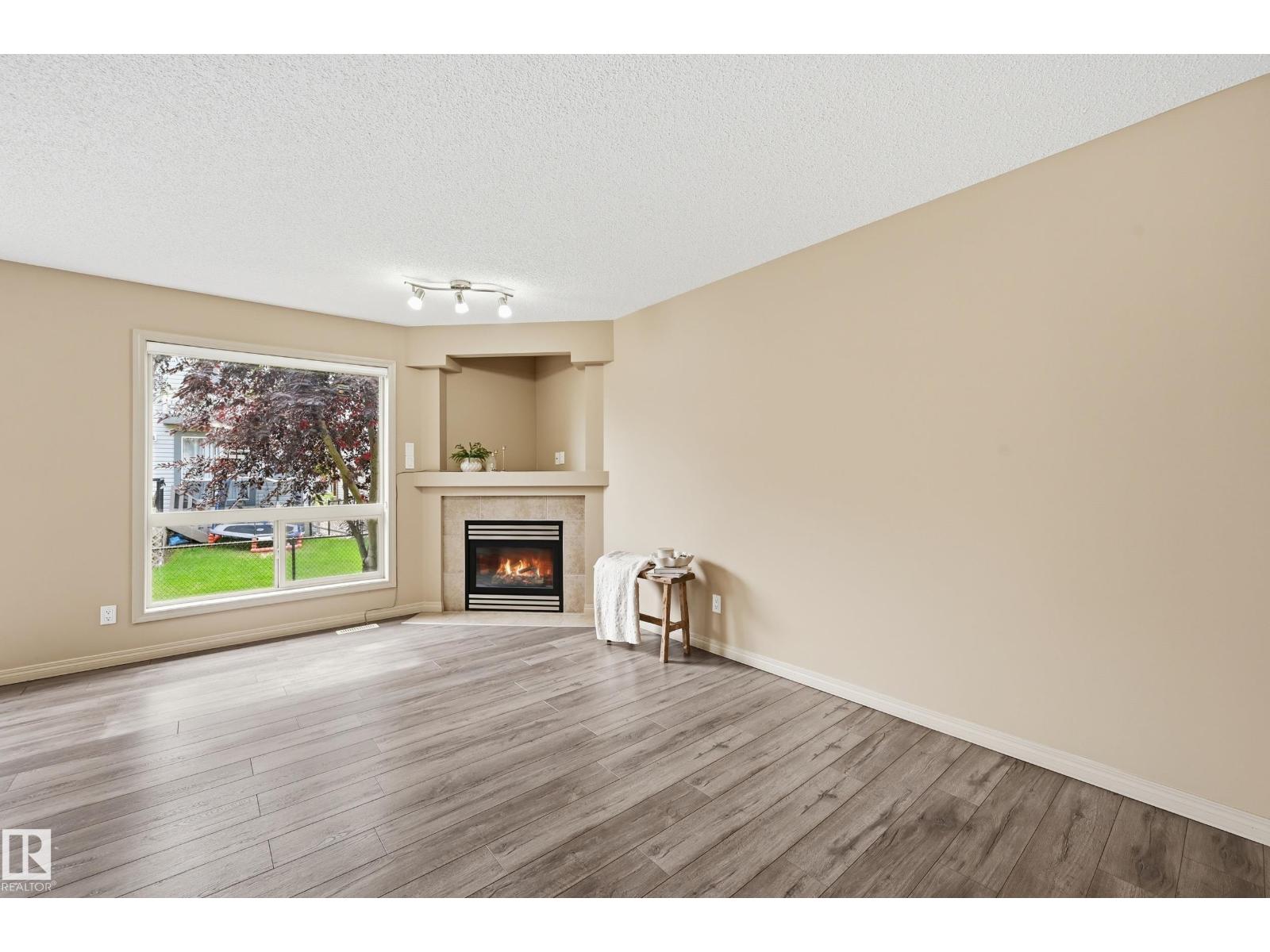 #60 1128 156 ST NW - 8
