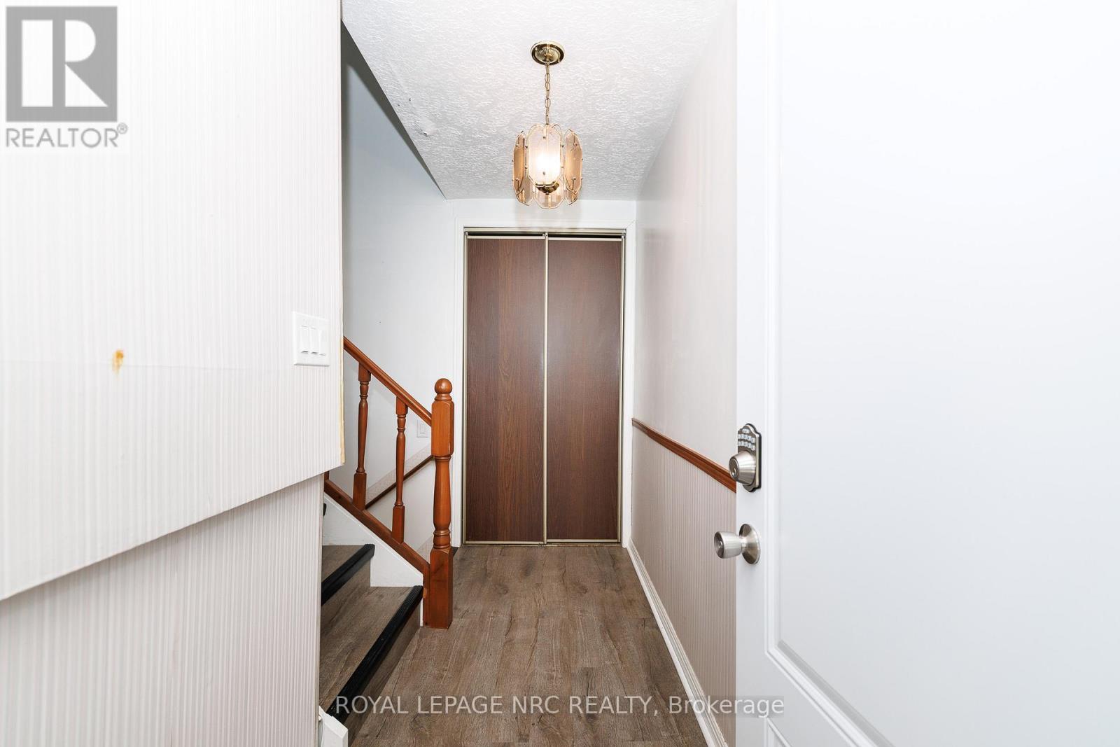 8 KERWIN GATE - 34
