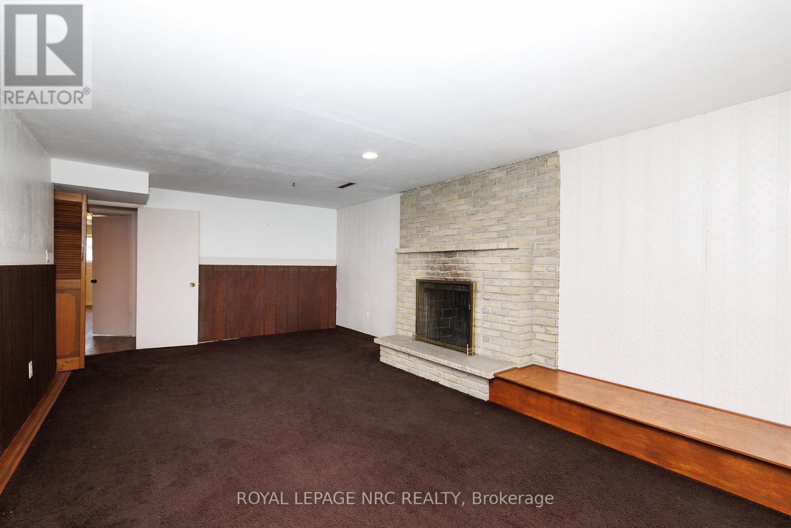 8 KERWIN GATE - 9