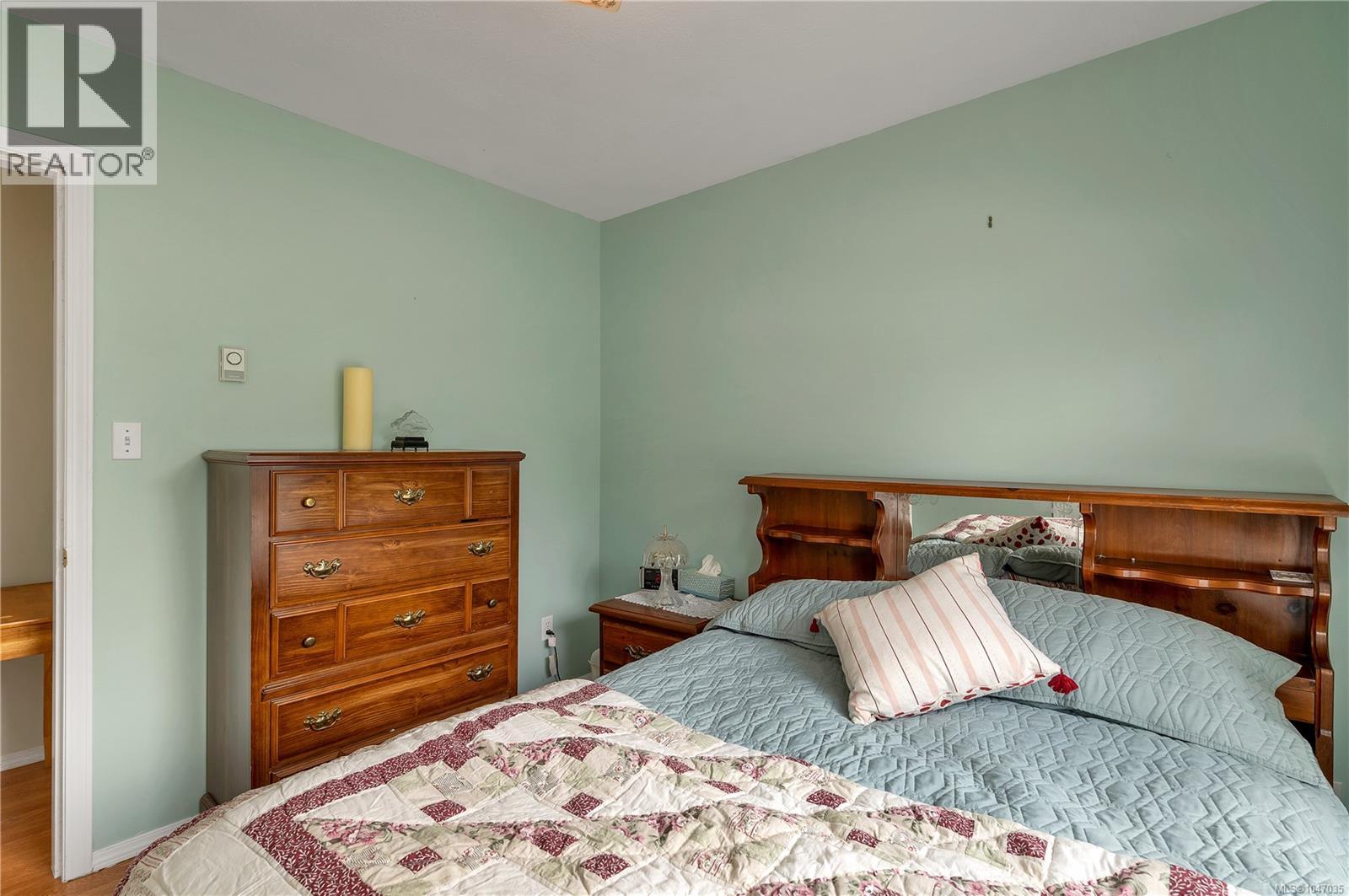 641 ALDER St S - Image 20