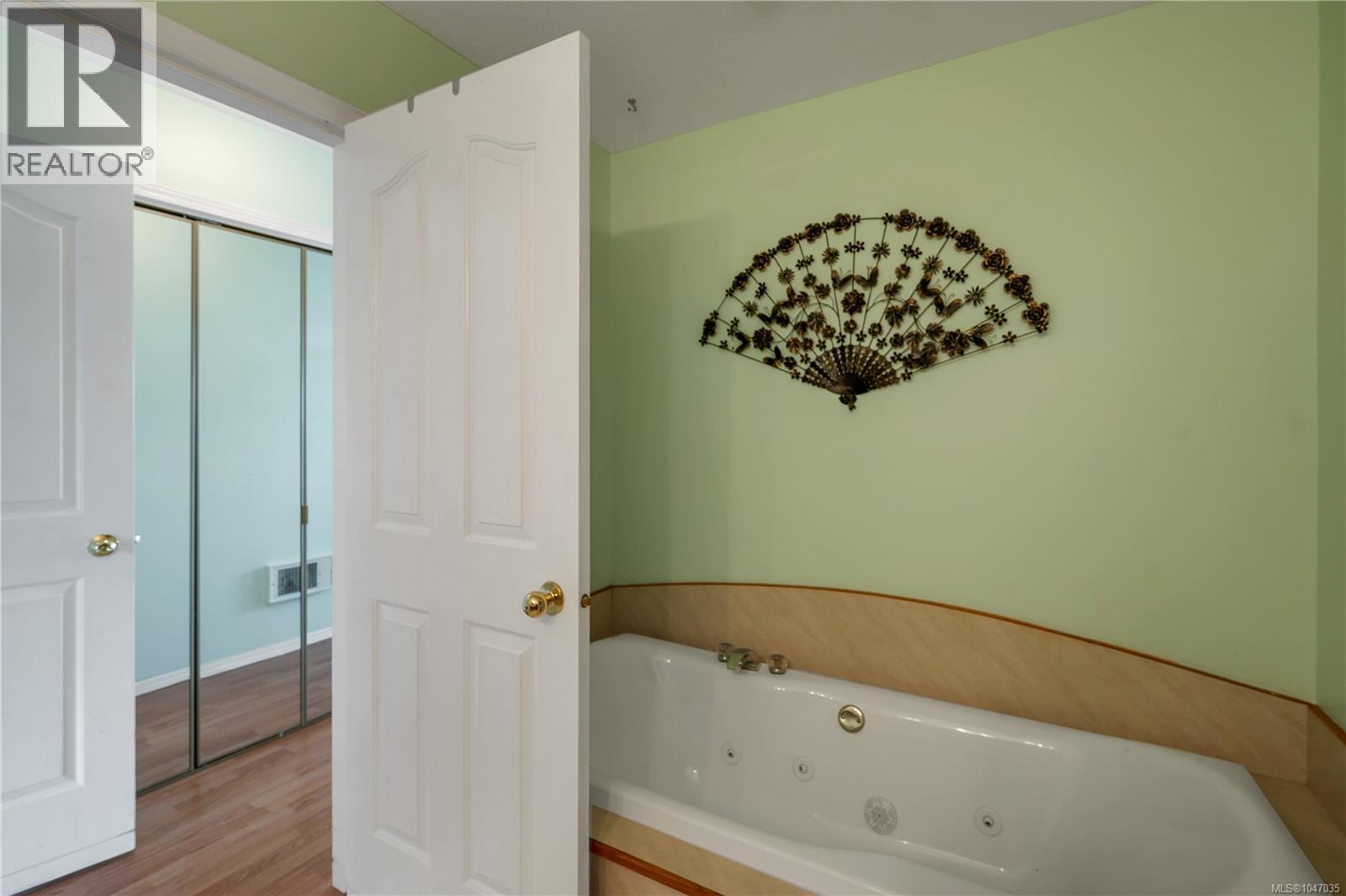 641 ALDER St S - 24