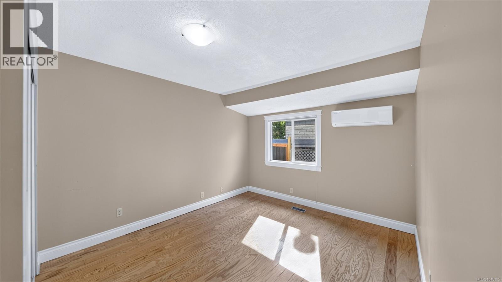9 Camden Ave - Image 19